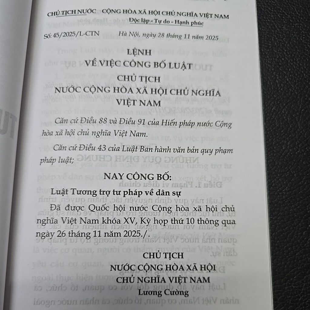 Sách - Luật tương trợ tư pháp về dân sự năm 2025 (NXB Lao động)