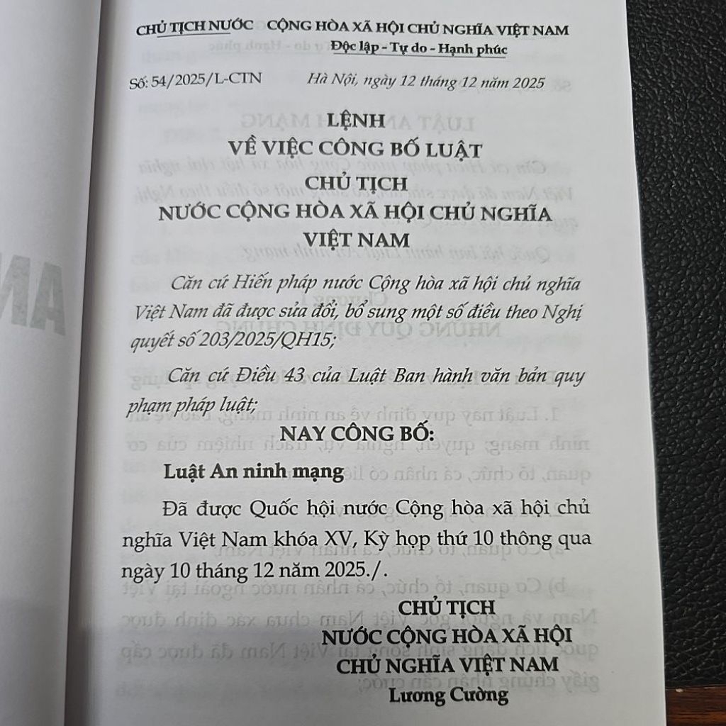 Sách - Luật an ninh mạng năm 2025 (NXB Lao động)