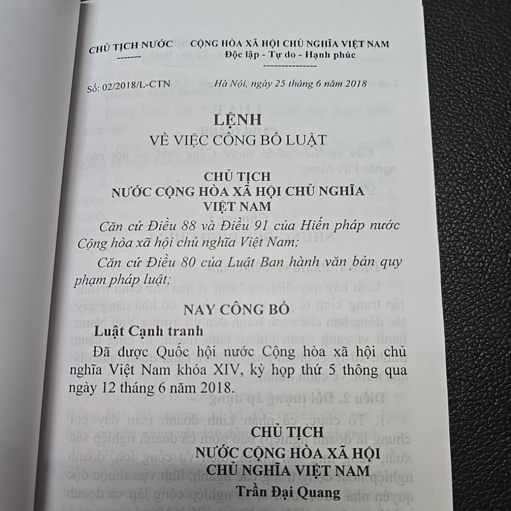 Sách - Luật cạnh tranh (NXB Lao động)