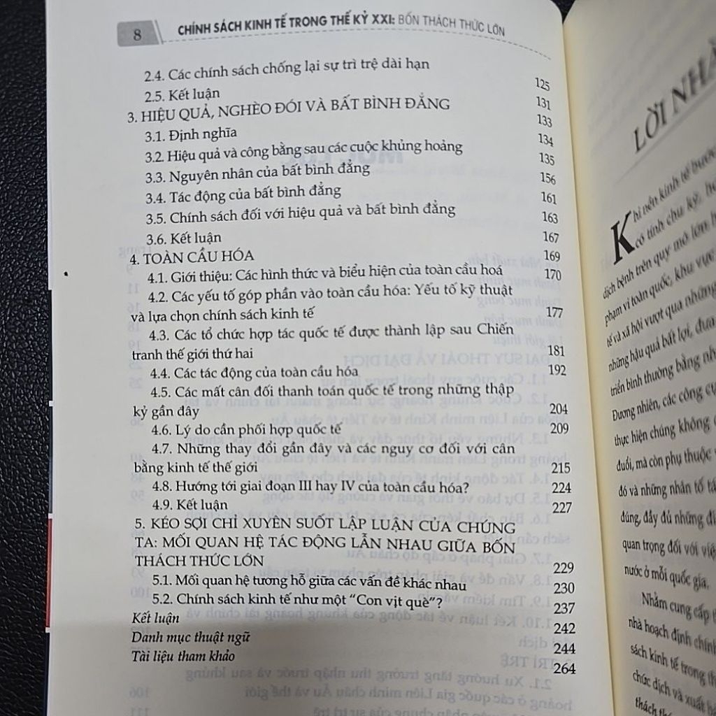 Sách - Chính sách kinh tế trong thế kỷ XXI: Bốn thách thức lớn