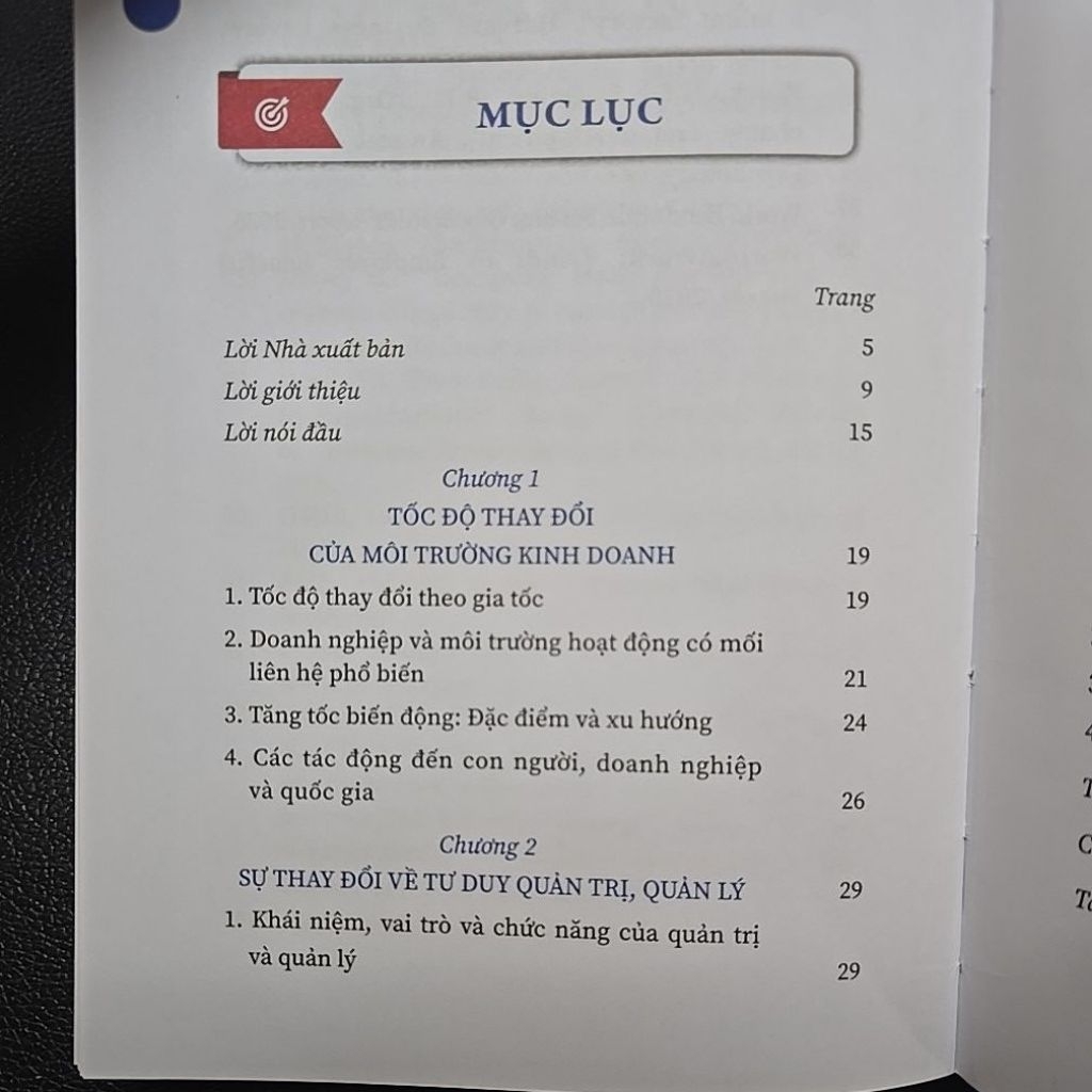 Sách - Quản trị biến động và khủng khoảng (Bìa cứng)