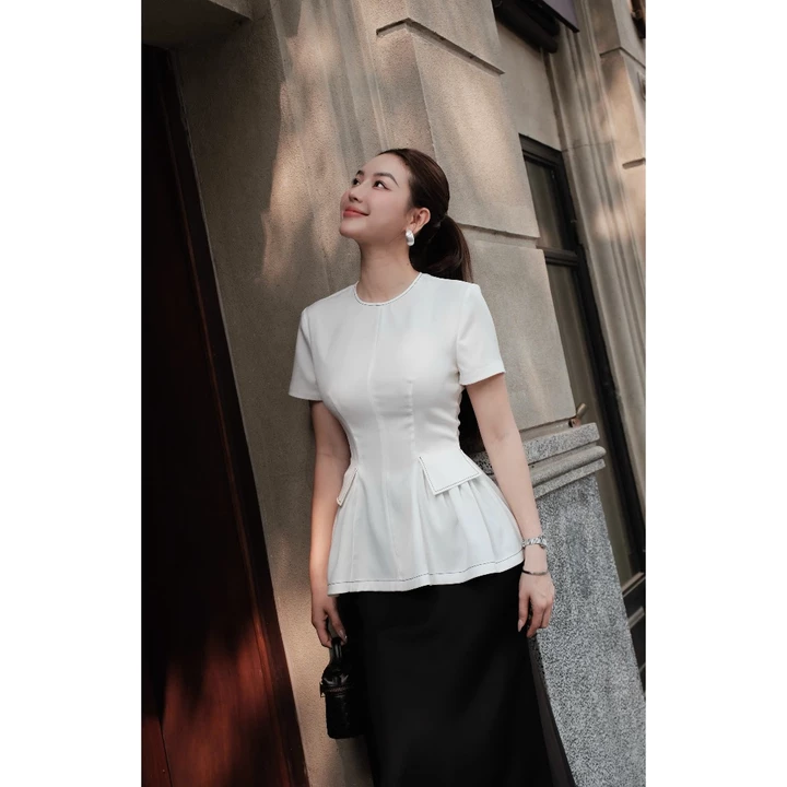 Áo Peplum Linen Trắng Diễu Chỉ Đen MACI MCAAVTR0298 Thời Trang Nữ Thiết Kế Độc Quyền