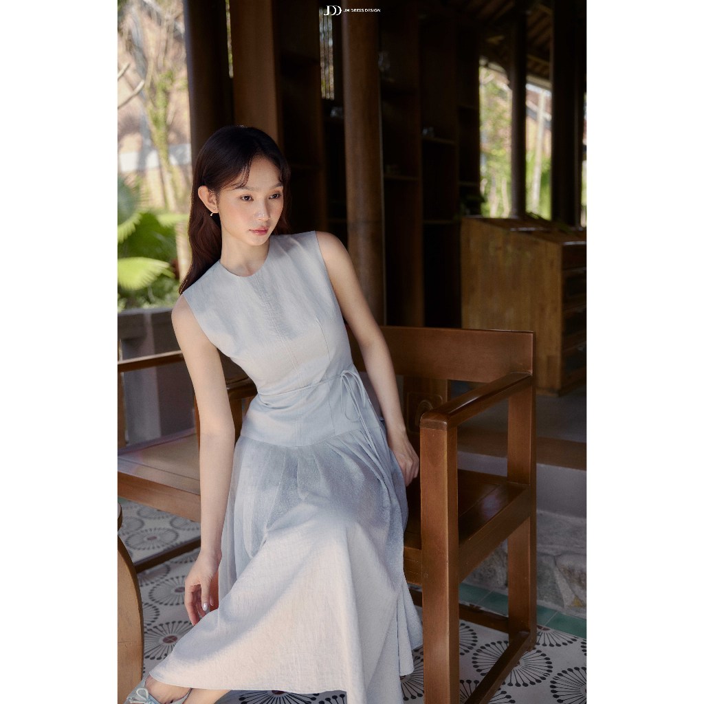 Đầm Resort Sát Nách Chân Xếp Ly 1R03.2603, Đầm Midi Xoè Cổ Tròn Form Ôm Vừa Phải Phong Cách Tối Giản Thanh Lịch JM Dress