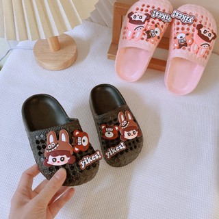 FORM TO Dép Sục Lỗ Hot Hit Đính Sticker Cute Hàng Siêu Nhẹ QC Cho Bé Gái K133