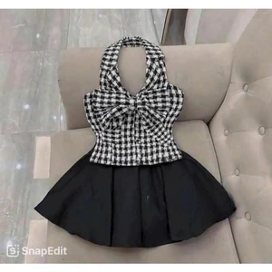 Set đồ bé gái dễ thương áo cổ yếm caro thắt nơ nổi bật phối chân váy phong cách Hàn Quốc cho bé mặc đi chơi, chụp ảnh