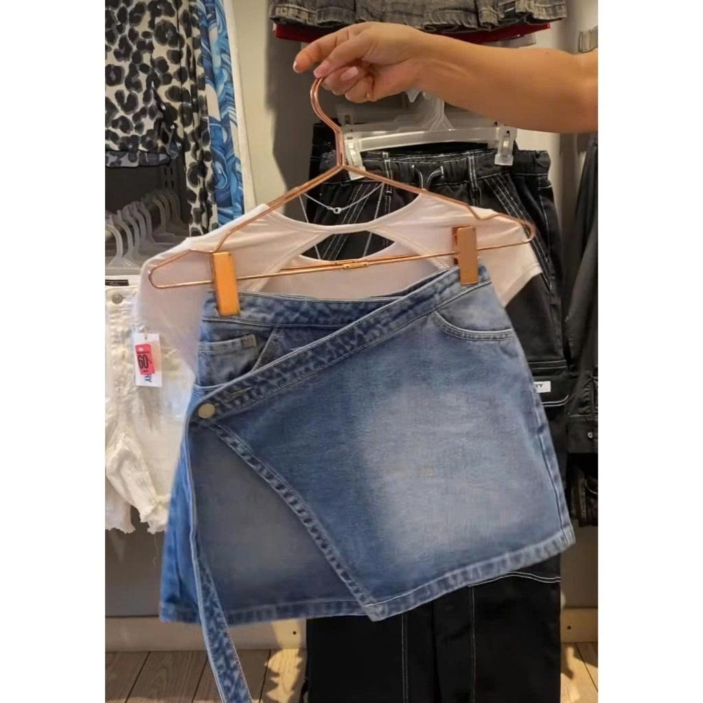Set bé gái áo thun form croptop hở lưng phối chân váy jean dáng chéo giả quần phong cách cá tính năng động