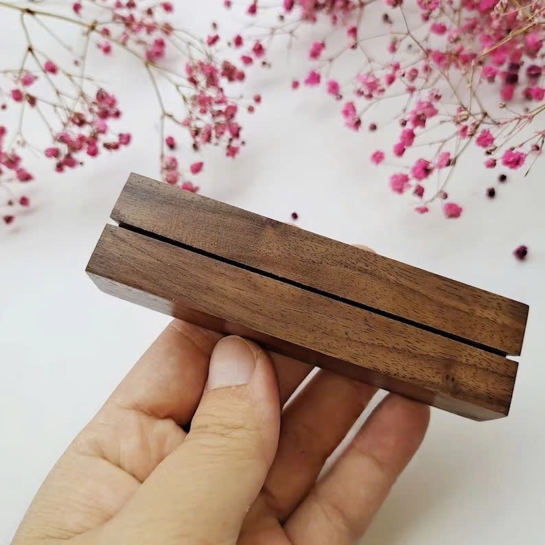 Giá Đỡ Kẹp Ảnh, Bưu Thiếp Mini Để Bàn - Gỗ Óc Chó & Gỗ Beech Decor Tối Giản (Nhiều Kích Thước)