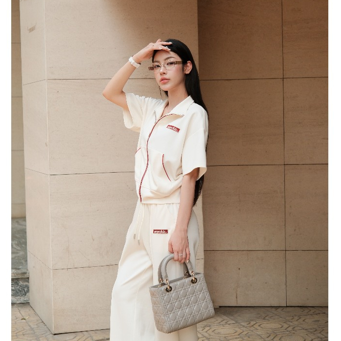 Set Bộ Ngắn Tay ECOCHIC Áo Crop Khoá Kéo Phối Line Quần Ống Suông Cao Cấp Mềm Mịn B230