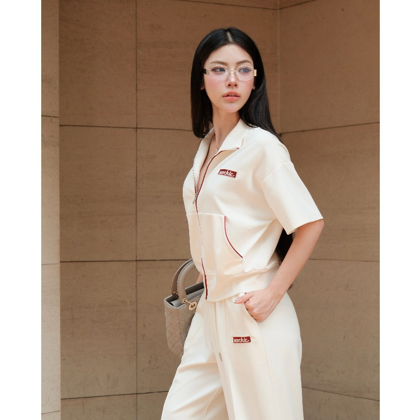 Set Bộ Ngắn Tay ECOCHIC Áo Crop Khoá Kéo Phối Line Quần Ống Suông Cao Cấp Mềm Mịn B230