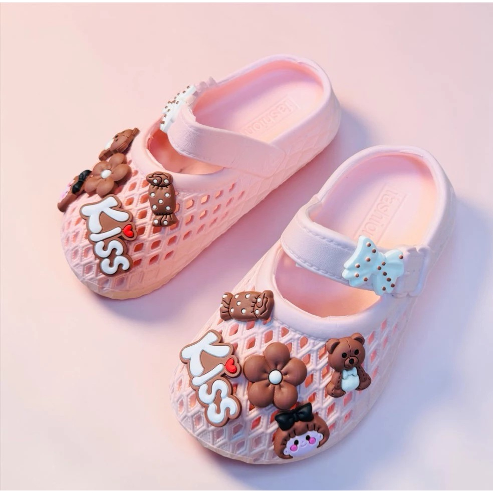 Dép sục lưới lỗ thoáng cho bé gái gắn charm gấu hoa siêu xinh mềm êm chân
