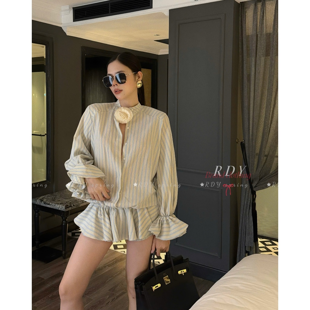 Set Bộ Sơ Mi Kẻ Sọc Kèm Hoa Cài Áo Quần Giả Váy, Set Đồ Nữ Dáng Xòe Sang Trọng Đi Chơi Dự Tiệc - CHAMIE STUDIO