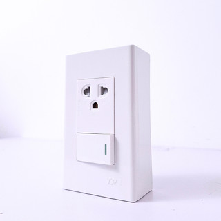 Mặt đôi 1 ổ cắm 1 công tắc 2 chấu, 3 chấu TPE, chính hãng - thietbidienelec68