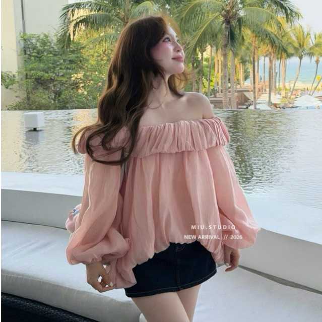 Áo trễ vai phối bèo tay bồng , Áo kiểu nữ style HQ chất vải tơ cao cấp - màu hồng paster mặc đi chơi đi biển sang chảnh