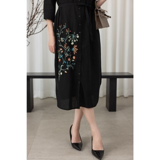 SWANLAKE | Váy Đầm Nữ Suông Vải Linen Thêu Hoa Cổ Sơ Mi Cài Nút Tay Lỡ Dây Thắt Eo Công Sở D13577