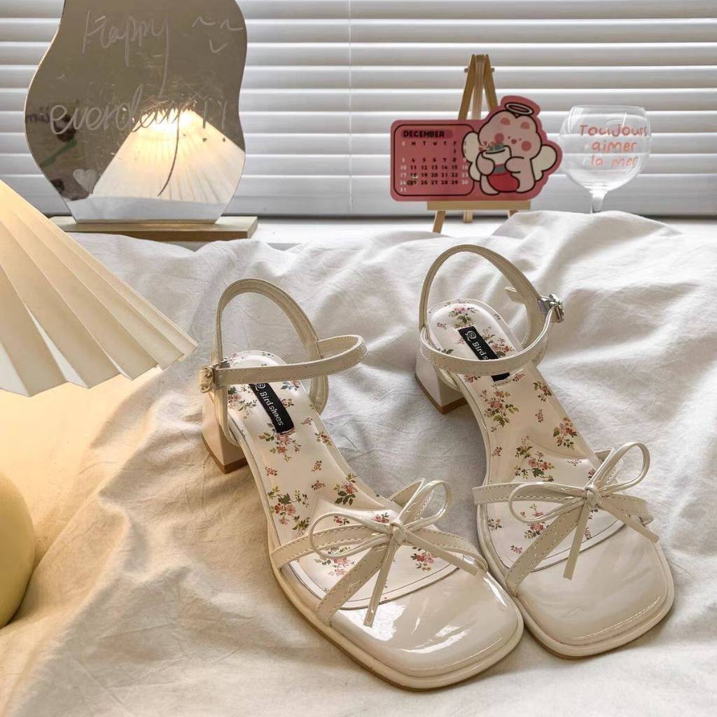 HÀNG CAO CẤP - Giày Sandal Nữ Mũi Vuông Quai Nơ Thanh Lịch Lót Hoa Nhí Vintage