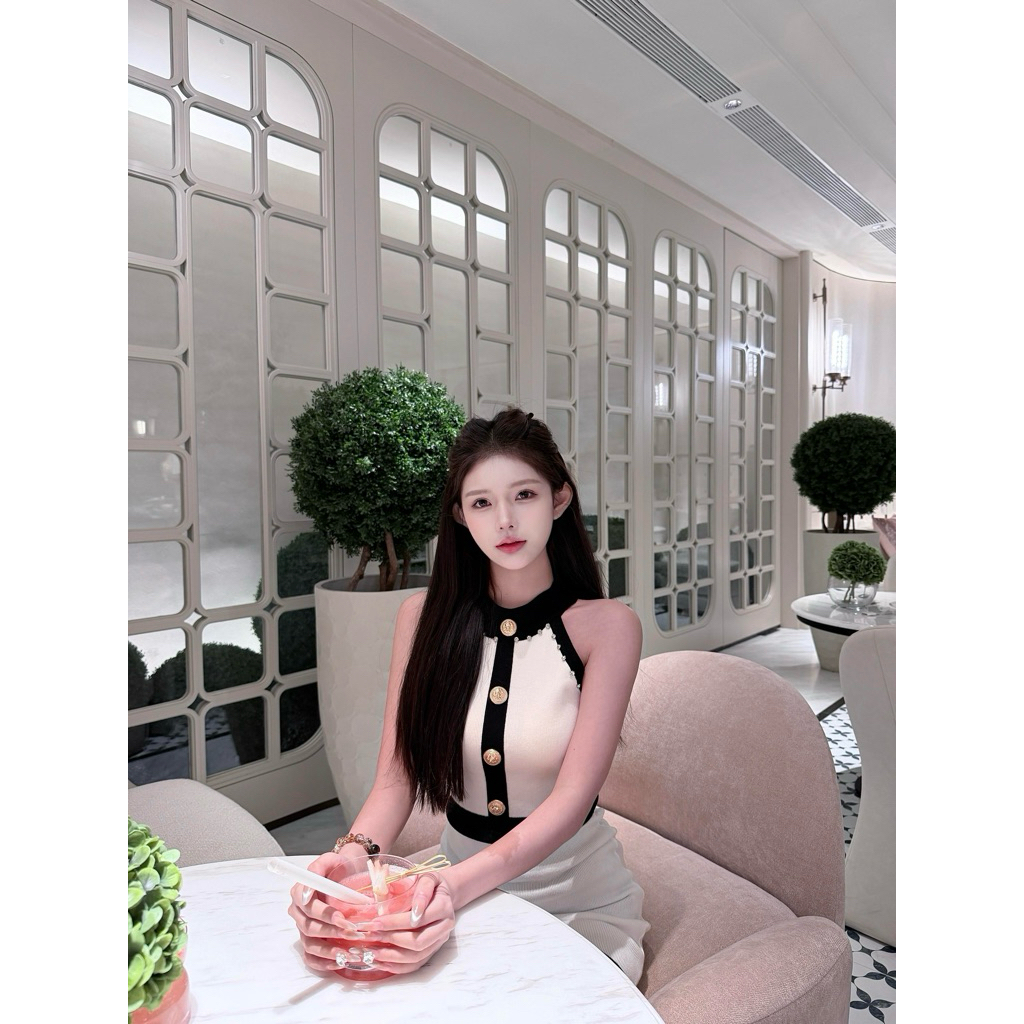 [ ANGEL SCULPT BY MOKDAO ] Thiết Kế body ôm phối cúc đồng sang chảnh ngọt ngào vibe tiểu thư .