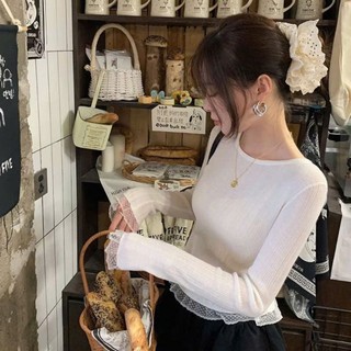 Áo cổ tròn phối ren.vải tăm thái