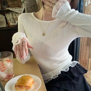 Áo cổ tròn phối ren.vải tăm thái