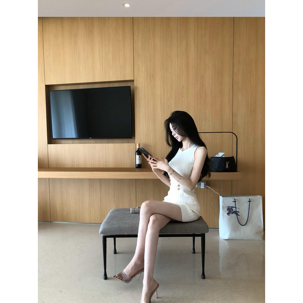 [GENTLE GLOW BY MOKDAO ] QCCC Váy liền nữ mẫu mới phong cách Pháp ôm dáng tôn eo thon gọn chất dệt kim cao cấp kiểu