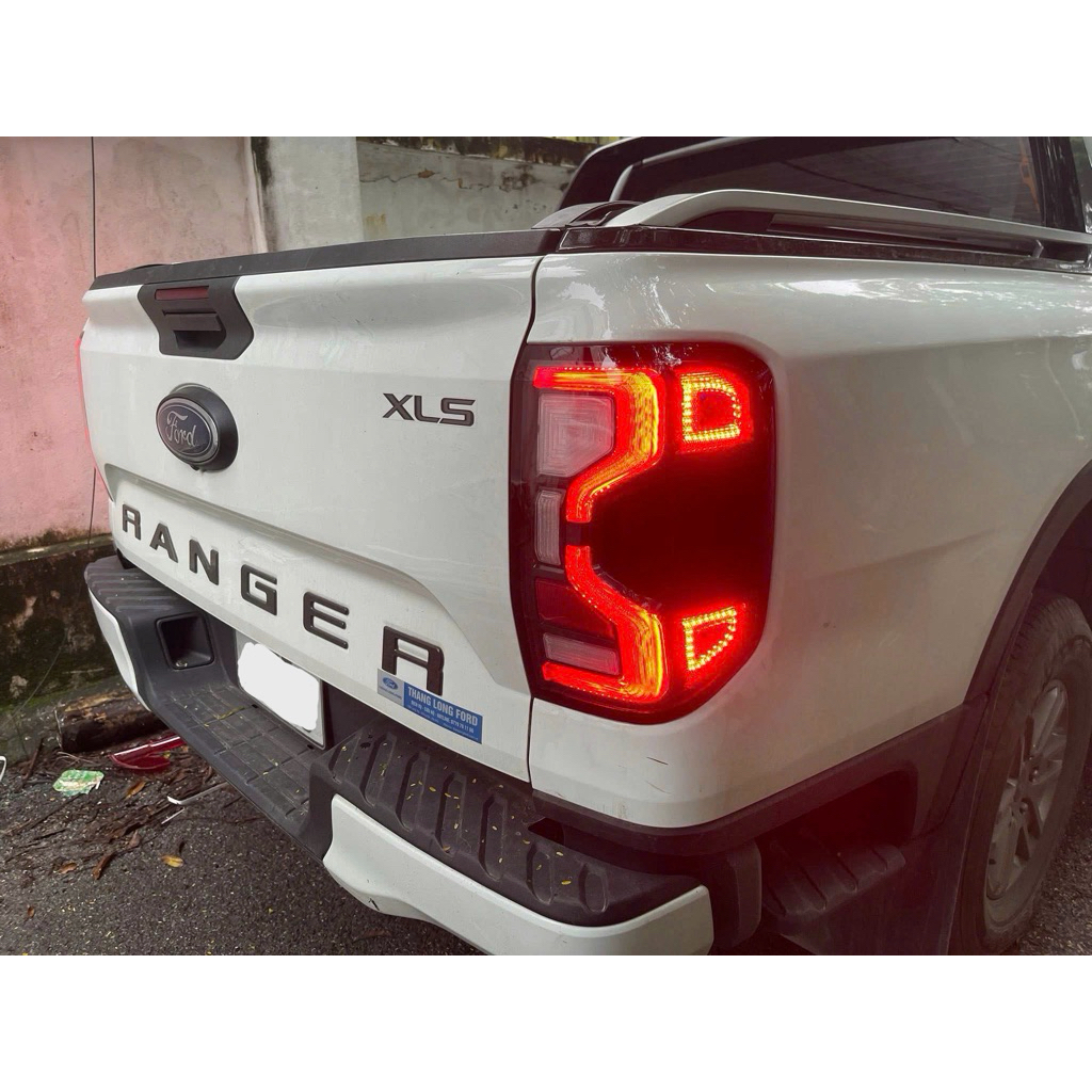 Đèn Hậu Ford Ranger 2023-2025 bản thường XLS, Cắm zắc Dùng Ngay