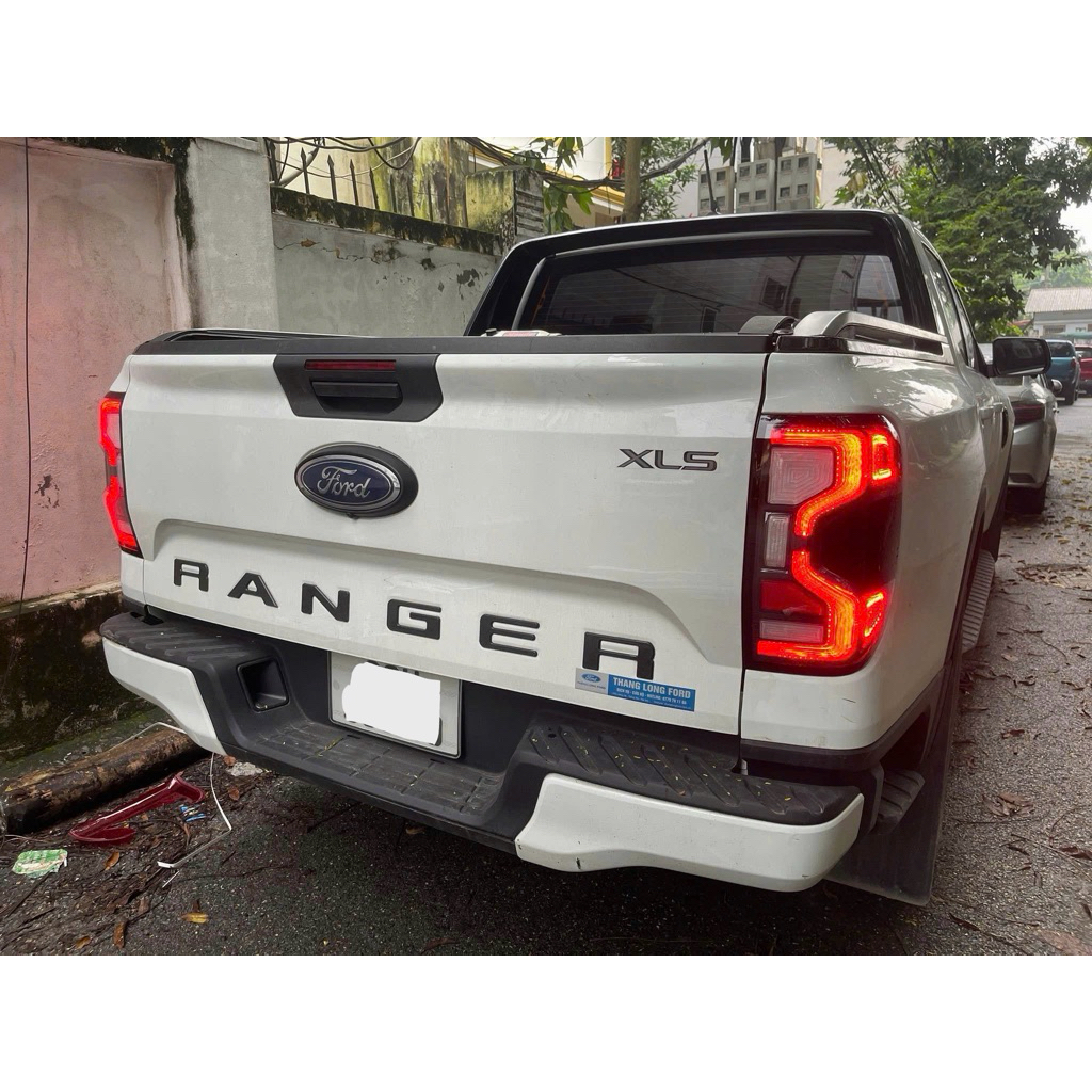 Đèn Hậu Ford Ranger 2023-2025 bản thường XLS, Cắm zắc Dùng Ngay