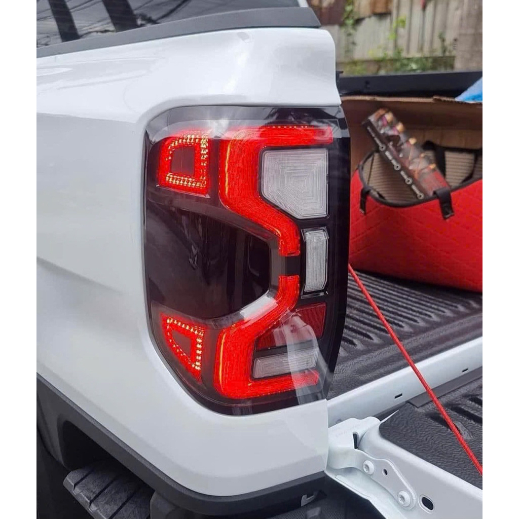 Đèn Hậu Ford Ranger 2023-2025 bản thường XLS, Cắm zắc Dùng Ngay