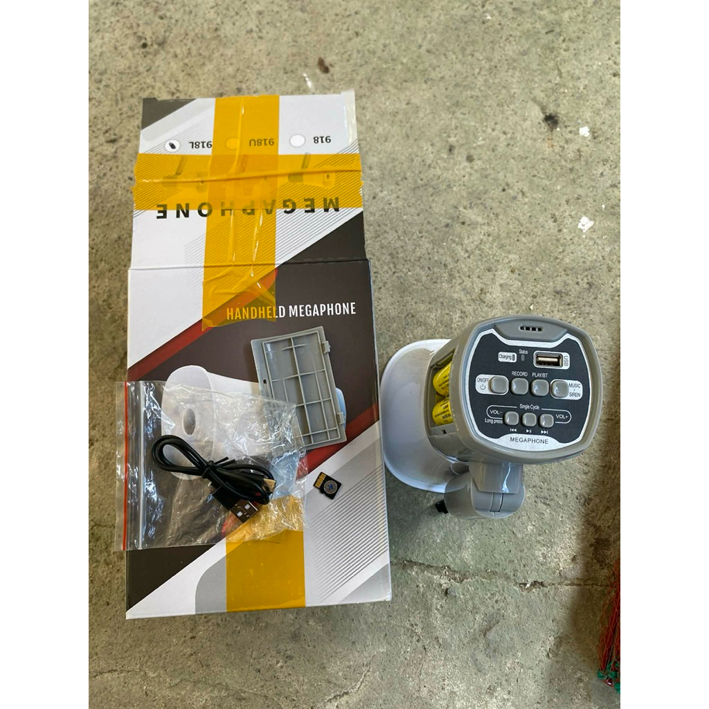 Loa túc ếch 2 pin kem thẻ nhớ c