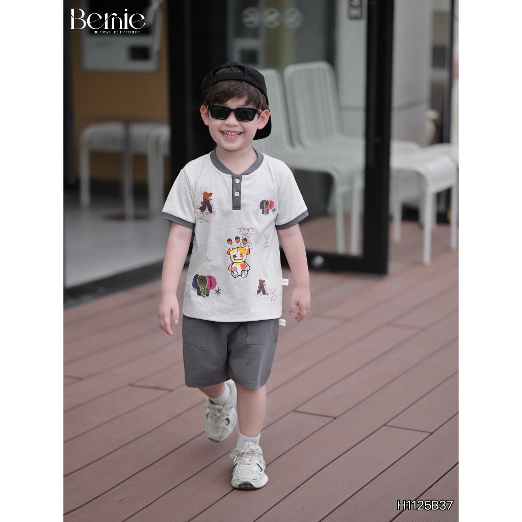 (Hãng Bernie)Bộ quần áo cổ tàu cộc tay họa tiết hoạt hình TAKE NO SHIS ,.chất  cotton co giãn, mềm mại cho bé đi học