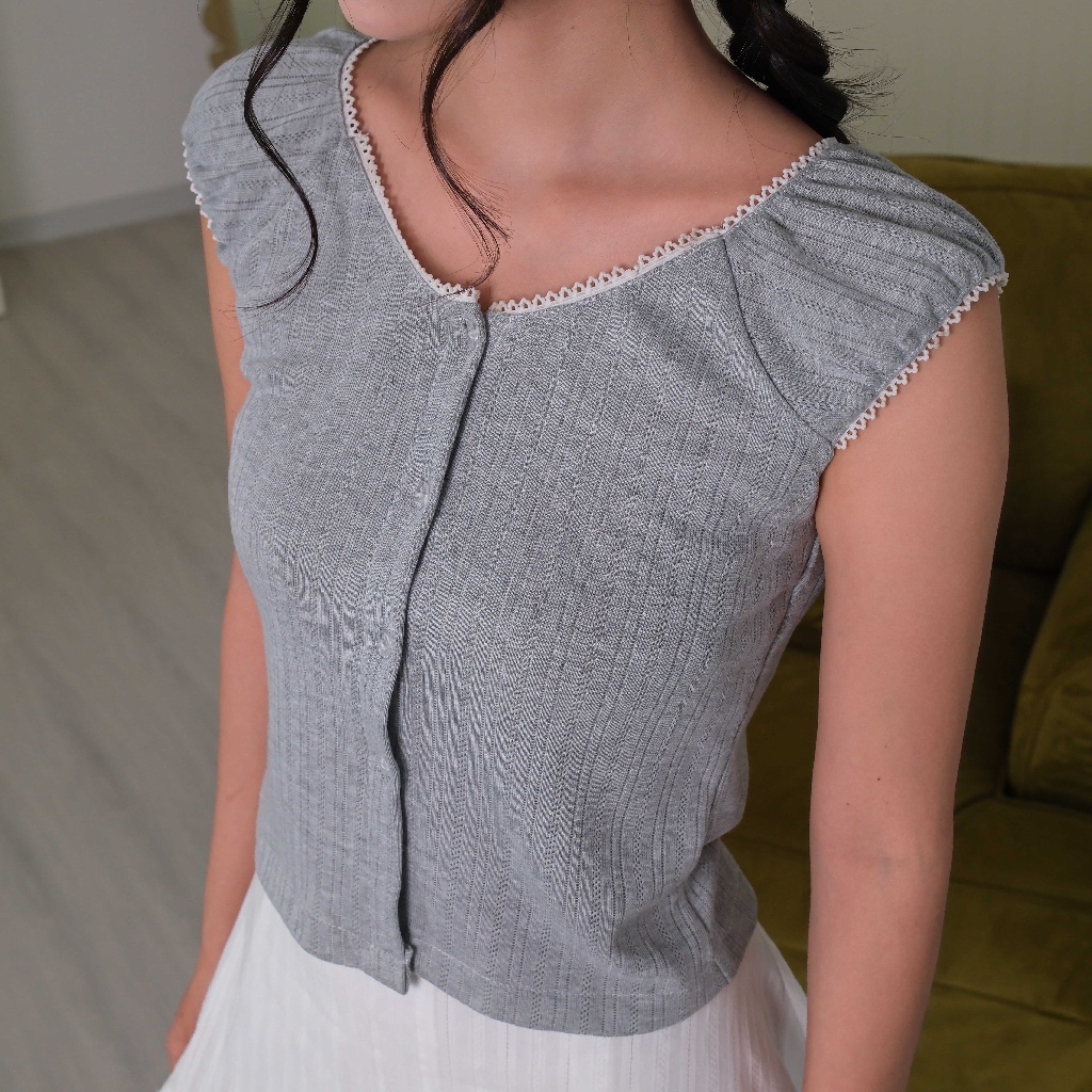 Áo Kiểu Tay Bồng Xám, Viền Ren Cổ Tim Chất Cotton - Lace Grey Top - Sonna hi