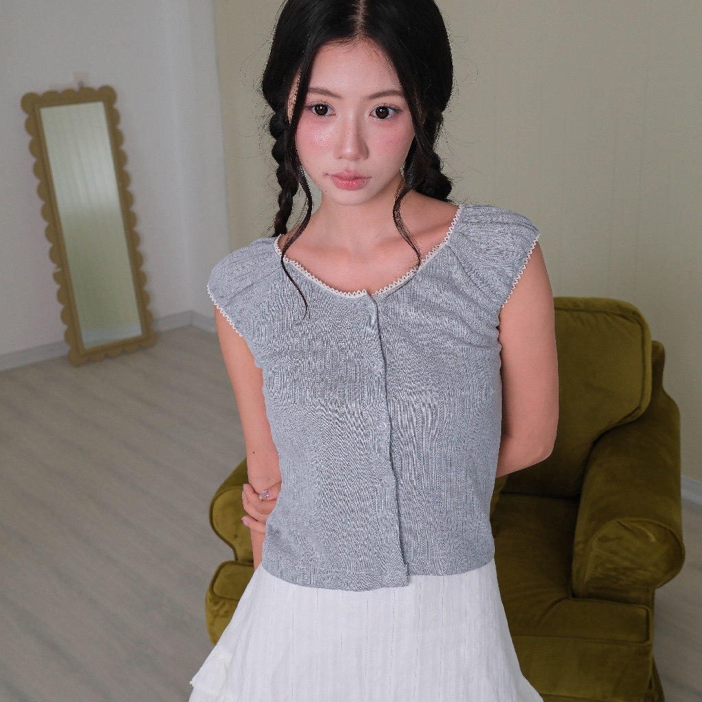 Áo Kiểu Tay Bồng Xám, Viền Ren Cổ Tim Chất Cotton - Lace Grey Top - Sonna hi