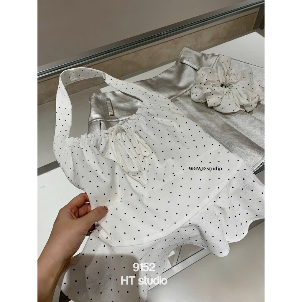 𝑺𝒔𝒖.𝑺𝒕𝒖𝒅𝒊𝒐// WGWE 9152 ÁO YẾM CHẤM BI TẶNG KÈM DÂY BUỘC TÓC XINH XIU