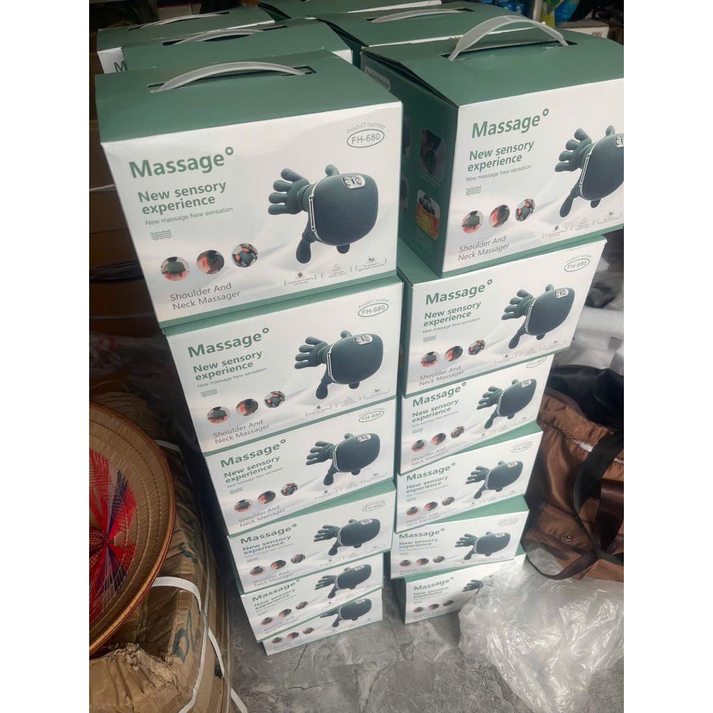 Máy massage cầm tay sạc điện Master mô phỏng động tác mát xa cổ và vai bằng tay người, tích hợp chức năng sưởi ấm