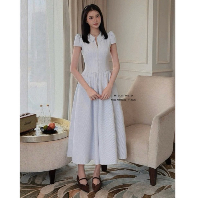 Đầm cổ đức dáng dài cộc tay chiết eo thanh lịch sang chảnh , Váy công sở thiết kế hoạ tiết kẻ sọc phối khoá kéo cao cấp