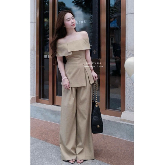 MIU.STUDIO • Set bộ nữ chất liệu linen cao cấp ,Set áo trễ vai phối tà cách điệu kèm quần ống suông trẻ trung thanh lịch