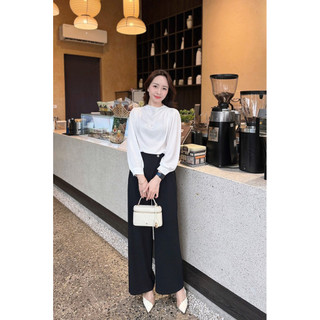 Áo lụa đính ngọc vai