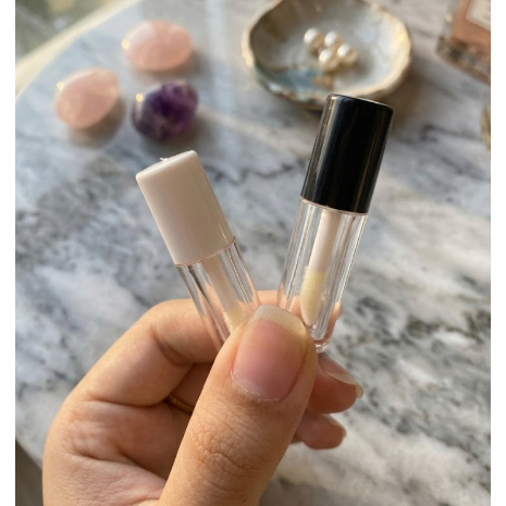 VỎ SON KEM MINI - Vỏ Đựng Son Kem 1ml Mini – Lọ Chiết Son Tint Có Cọ Tiện Lợi (2 Màu Nắp)