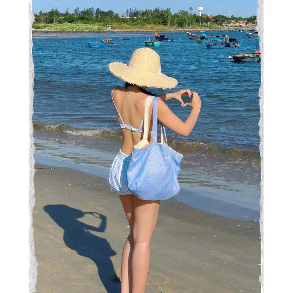 Set Bikini 2 Mảnh Kẻ Sọc Áo Tam Giác Viền Bèo + Quần Bí Xòe Nữ Tính Sexy Đi Biển Du Lịch Kieupham.shop