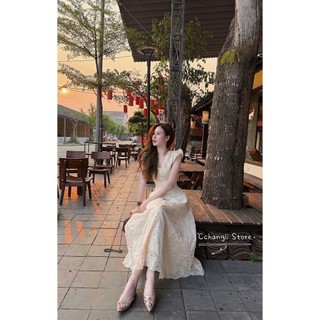 ZIMM STORE-Đầm ren họa tiết hoa nổi màu trắng sát nách cổ V khoét sâu gợi cảm