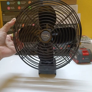 Quạt tích điện lồng sắt để bàn 2 chế độ mát pin phổ thông dùng liên tục 4h - 8h, làm mát nhanh hoạt động bền bỉ