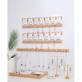 kệ treo tường không khoan để trưng bày trang sức, treo bông tai, dây chuyền phụ kiện tât mũ