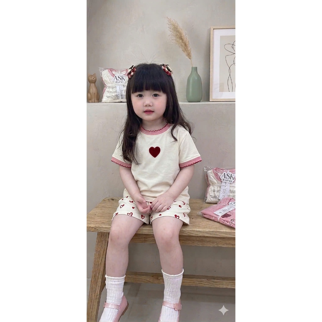 Sét Bộ Cộc Tay 3 Mầu In Trái Tym Thêu Viền Dành Cho Bé Gái 9-35kg