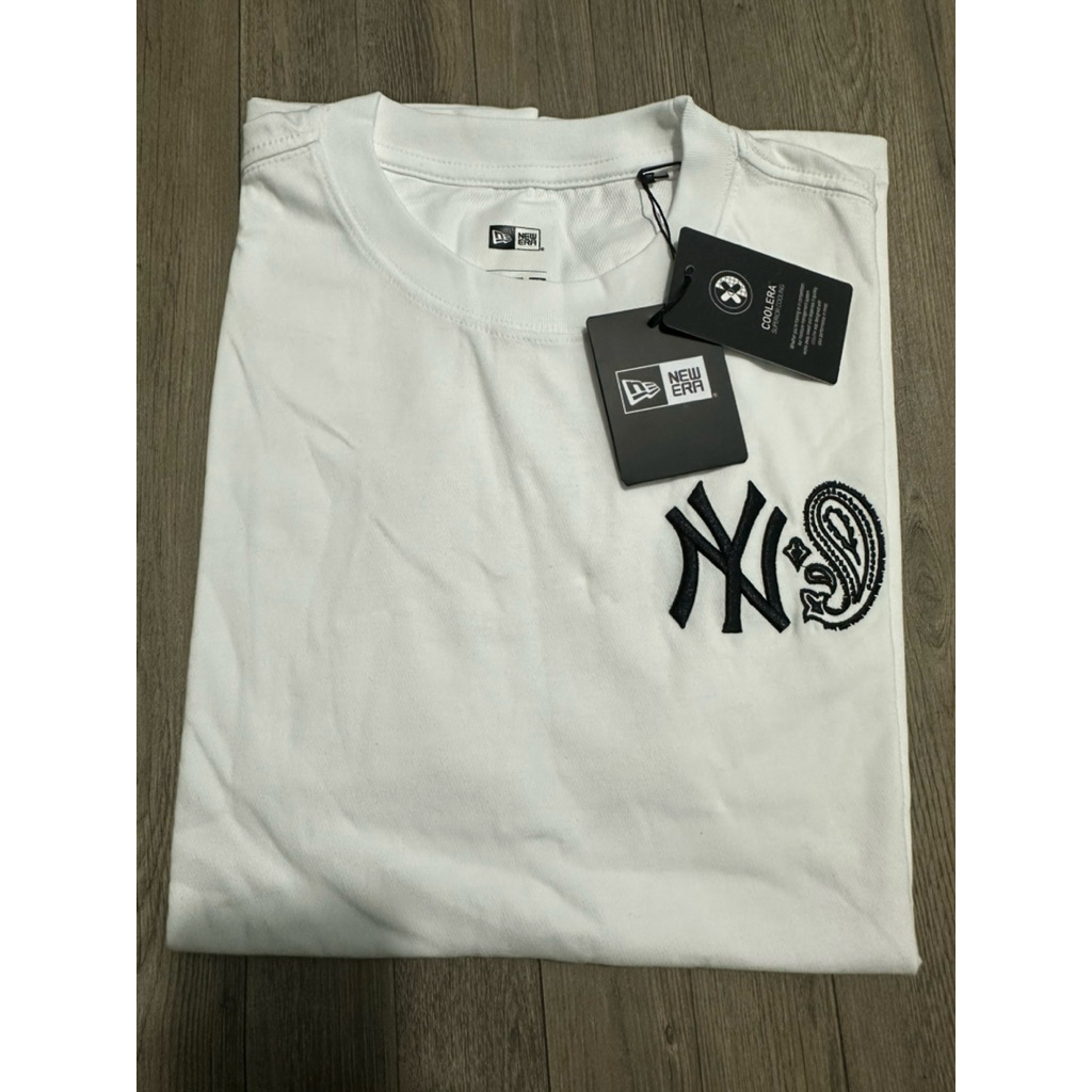 Áo thun New Era NY LA basic trắng form rộng unisex – cotton dày đẹp, logo thêu cao cấp | áo local trend 2026