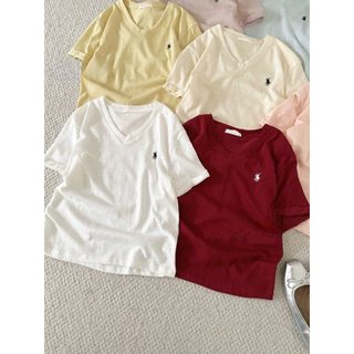 Áo thun giấy thêu ngựa cổ tim mềm