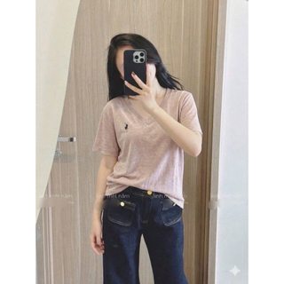 Áo thun giấy thêu ngựa cổ tim mềm