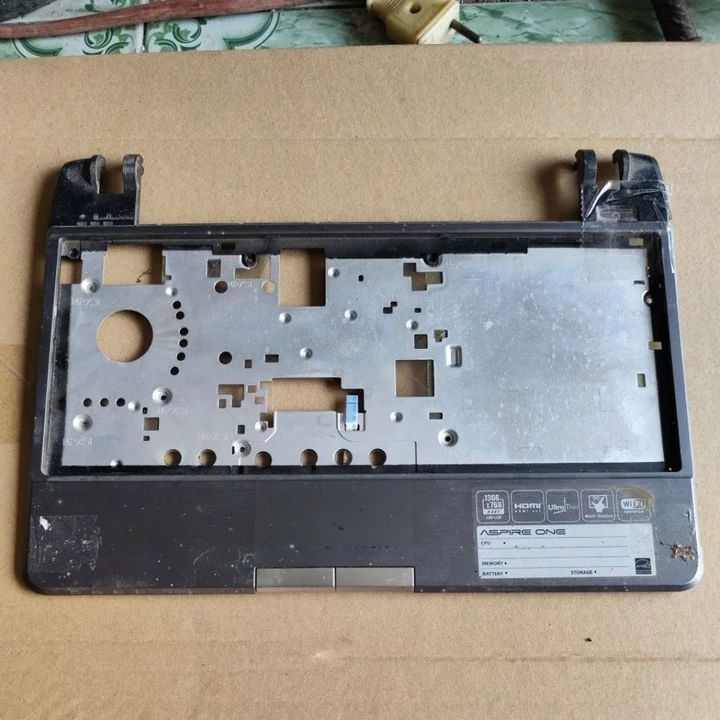 Vỏ mặt C laptop Acer aspire 1410 vỏ cũ có trầy xước nhiều bán rẻ