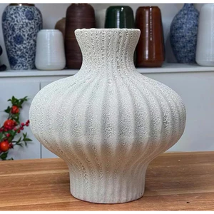 Bình Hoa Gốm Dáng Đèn Lồng Cao 27cm Thích Hợp Cắm Nhiều Loại Hoa, Decor Nhà Cửa