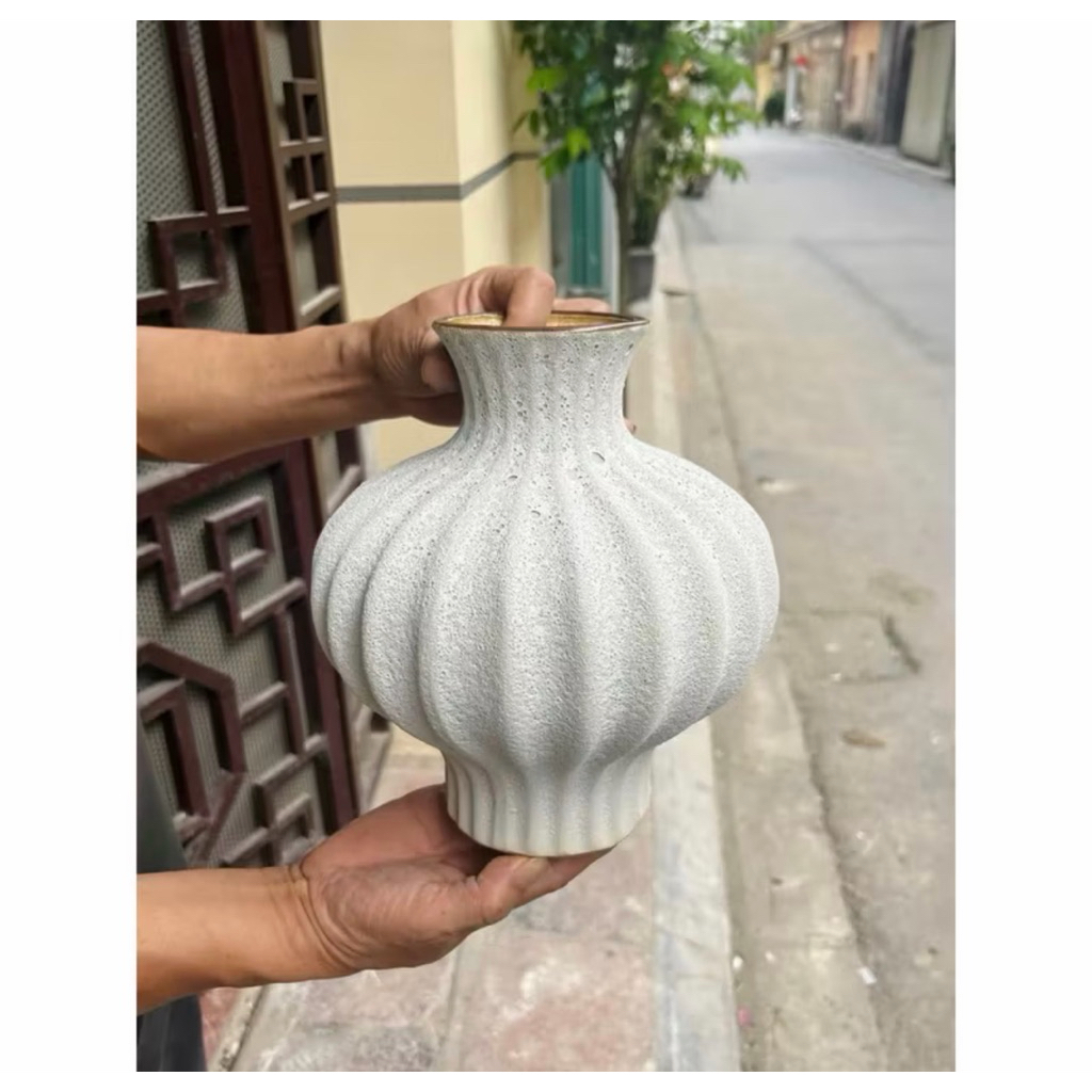 Bình Hoa Gốm Dáng Đèn Lồng Cao 27cm Thích Hợp Cắm Nhiều Loại Hoa, Decor Nhà Cửa