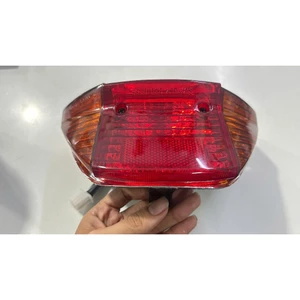 Bộ đèn hậu xe SUPER DREAM (1 bộ gồm chóa, kiếng, chui đèn, dây điện như hình )