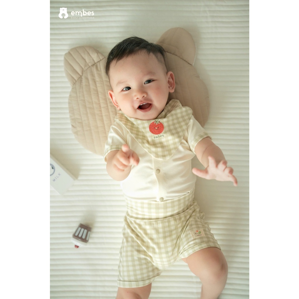 Yếm Cho Bé Embes, Yếm Tam Giác Kẻ Caro Thêu Họa Tiết Chất Bamboo Kháng Khuẩn Thấm Hút Cho Bé Sơ Sinh