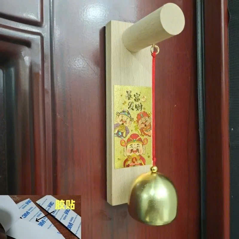 Chuông gió Thần Tài phù hợp quán ăn uống. Loại thần tài sẽ to và vang lớn hơn loại thườngi